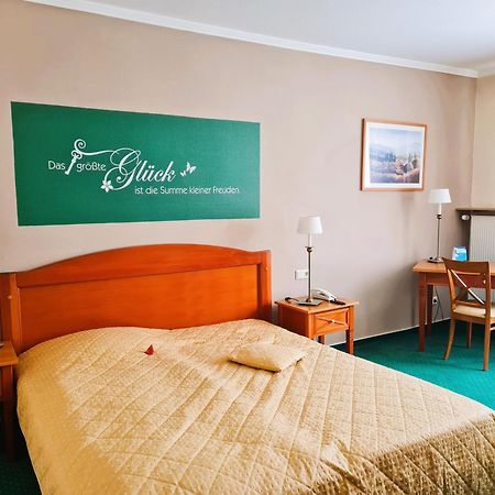 Hotel Zur Post Waldbreitbach Exteriör bild