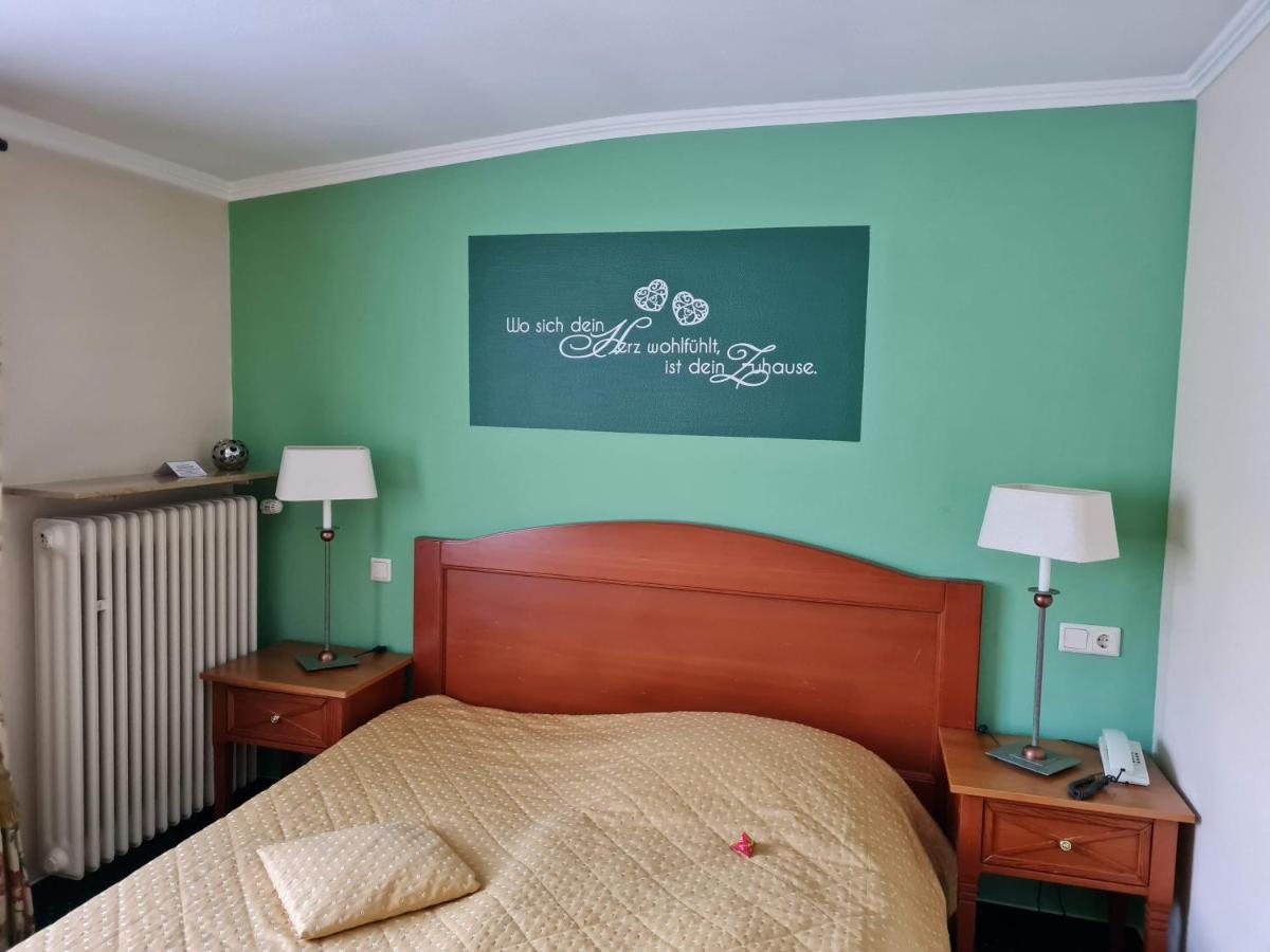 Hotel Zur Post Waldbreitbach Exteriör bild