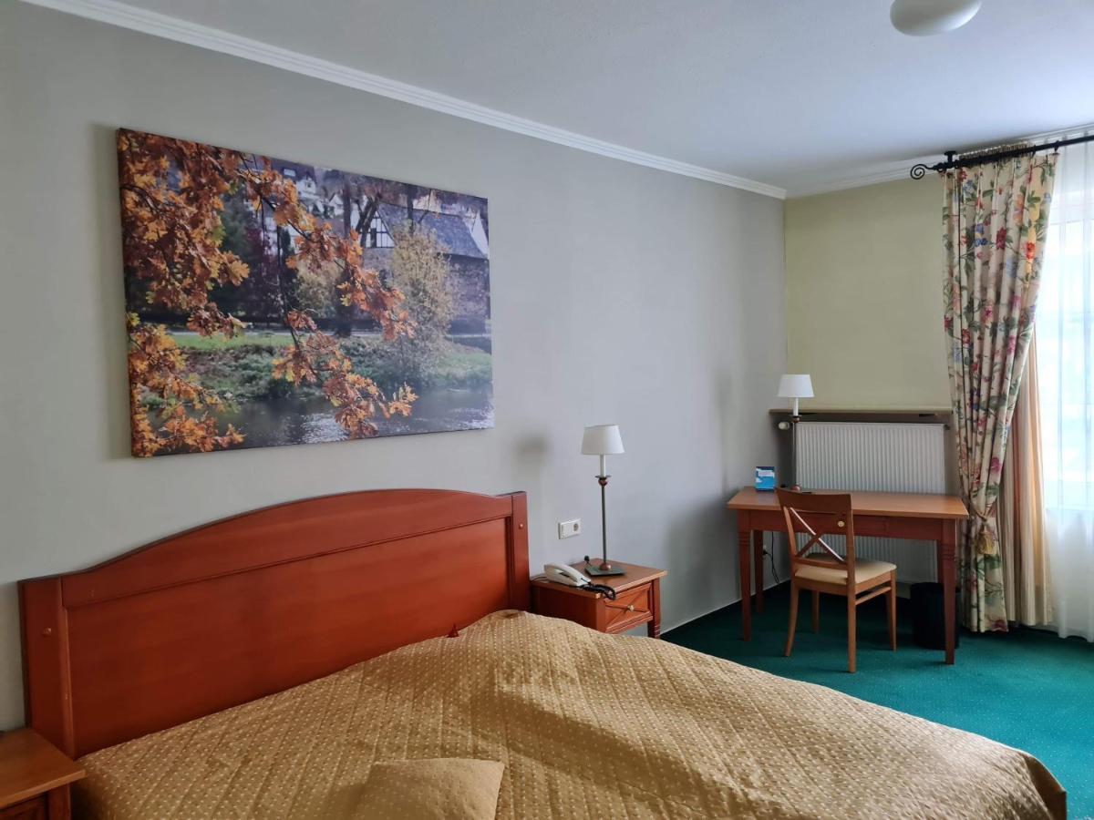 Hotel Zur Post Waldbreitbach Exteriör bild