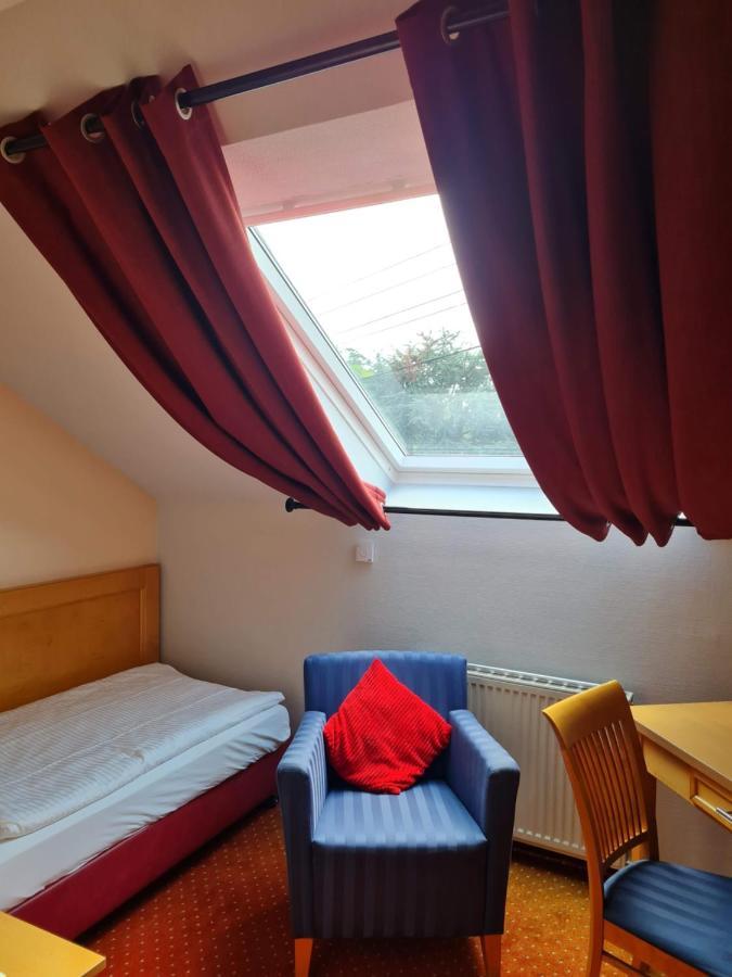 Hotel Zur Post Waldbreitbach Exteriör bild