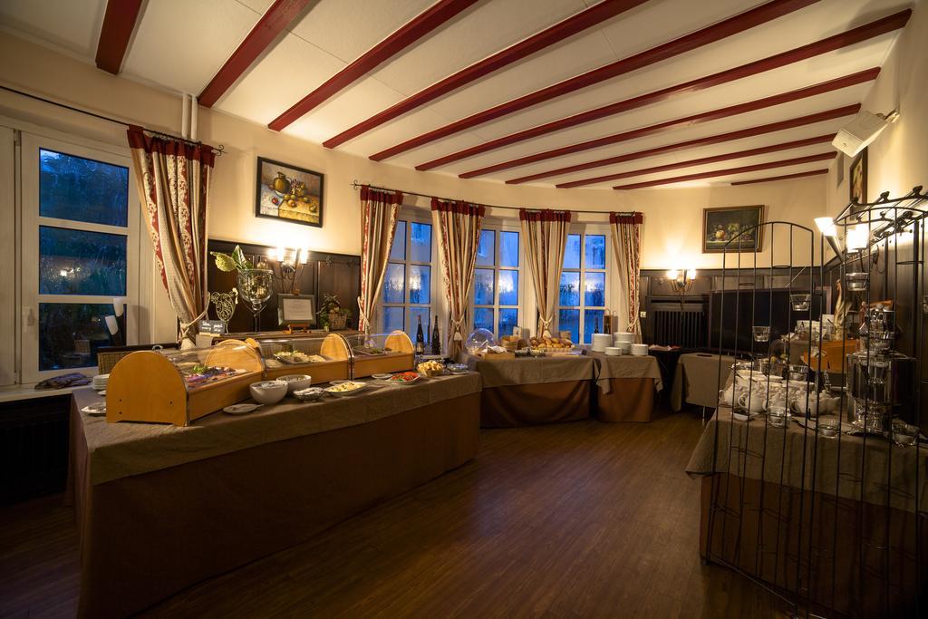 Hotel Zur Post Waldbreitbach Exteriör bild